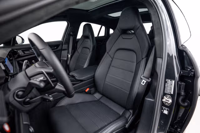 2026 Porsche Panamera Turbo E-Hybrid - Photo 34
