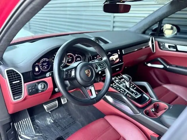 2023 Porsche Cayenne Turbo S E-Hybrid - Photo 30