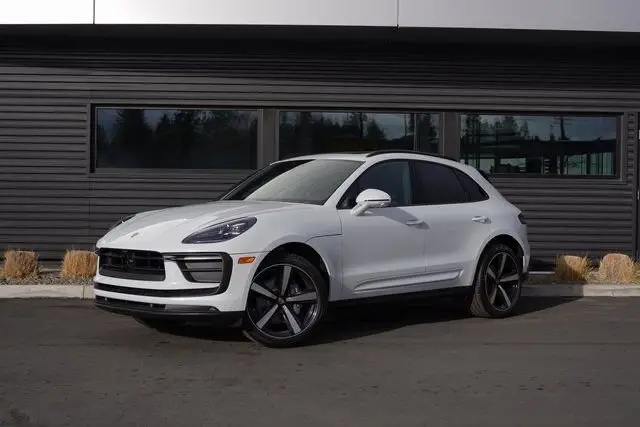 2026 Porsche Macan - Photo 7