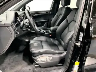 2026 Porsche Macan - Photo 37