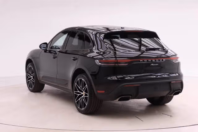2025 Porsche Macan - Photo 18