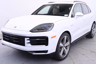 2026 Porsche Cayenne S E-Hybrid's photo