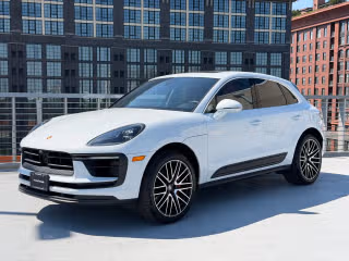 2023 Porsche Macan S's photo
