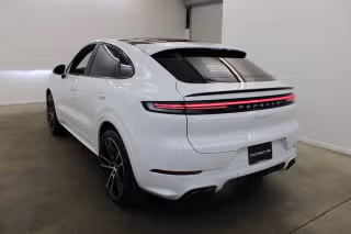 2026 Porsche Cayenne Coup S - Photo 17