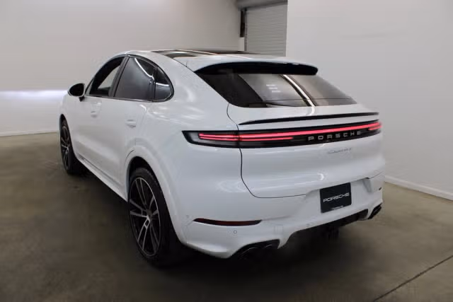 2026 Porsche Cayenne Coup S - Photo 18