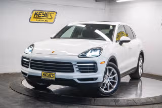 2022 Porsche Cayenne -'s photo