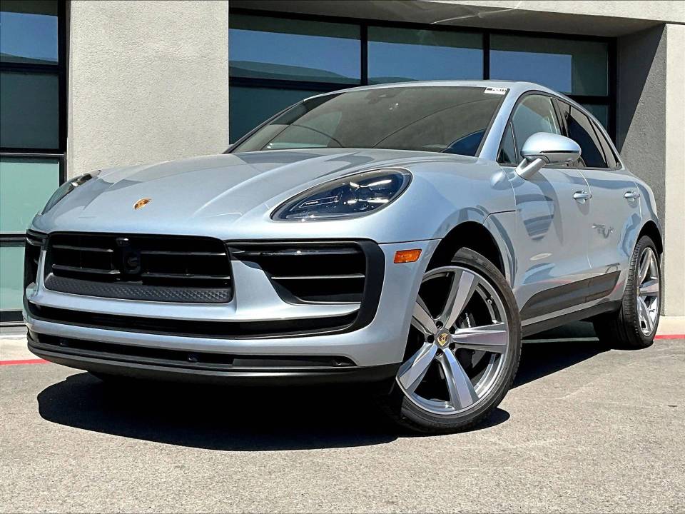 2025 Porsche Macan Base