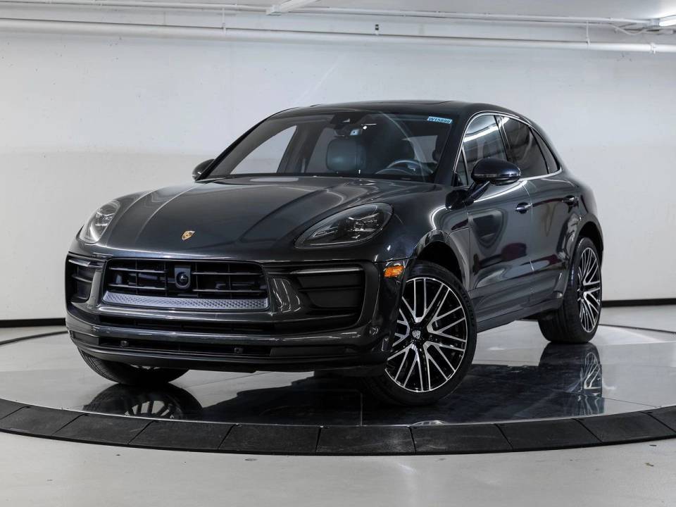 2025 Porsche Macan Base