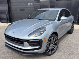 2026 Porsche Macan -'s photo