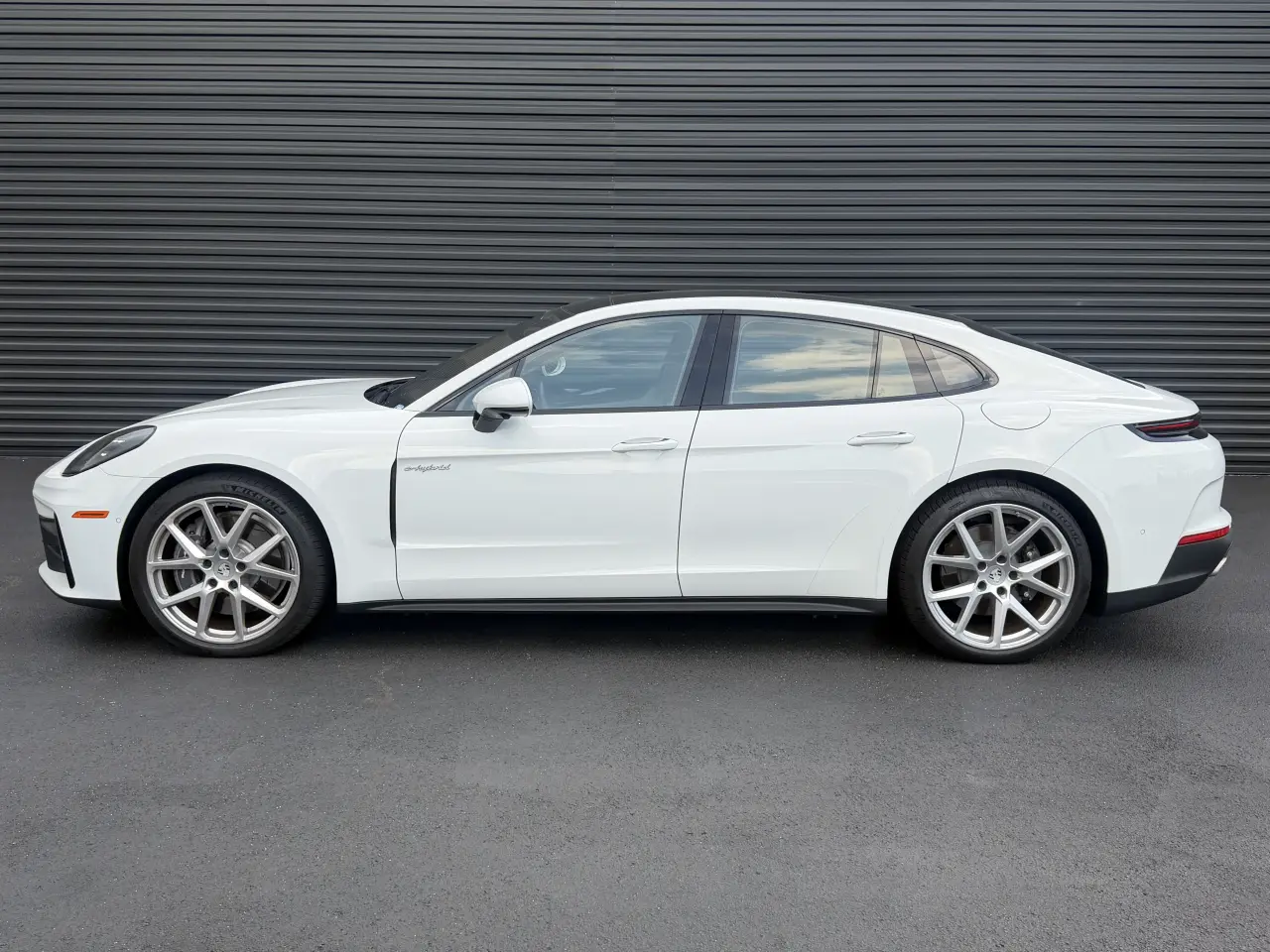 2025 Porsche Panamera 16