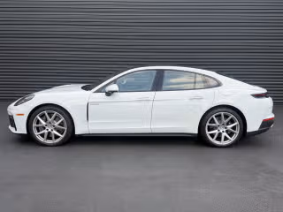 2025 Porsche Panamera 9
