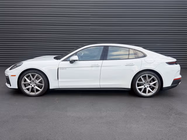 2025 Porsche Panamera 10