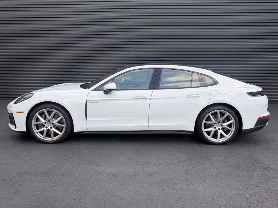 2025 Porsche Panamera 11