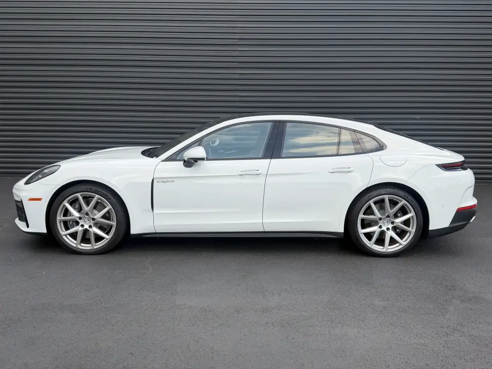 2025 Porsche Panamera 15