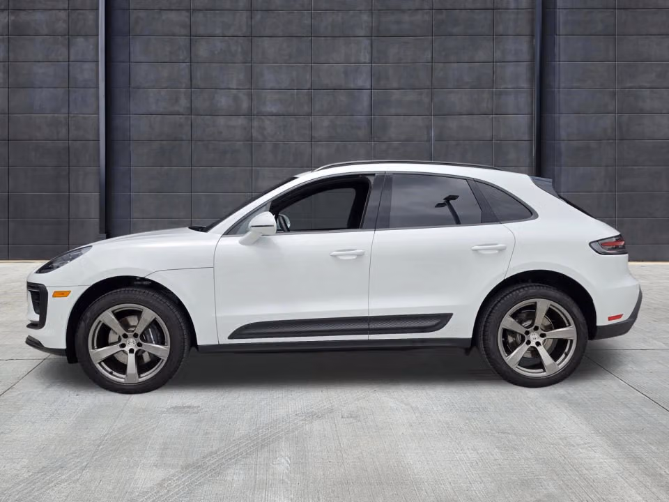 2026 Porsche Macan Base - Photo 11