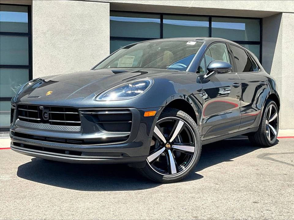 2025 Porsche Macan Base