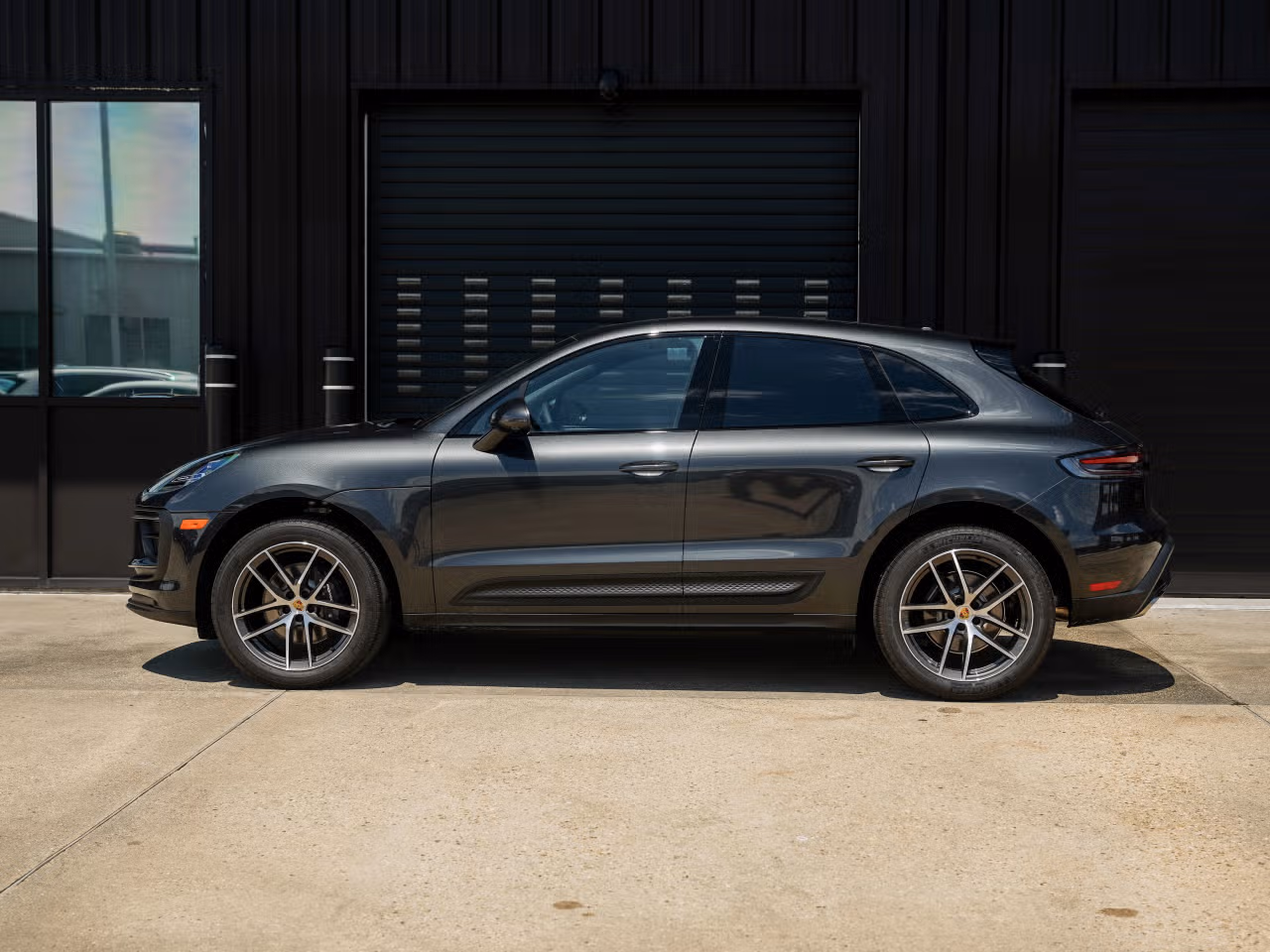 2026 Porsche Macan - Photo 12