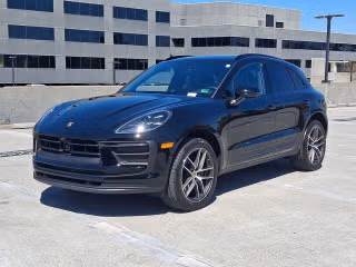 2026 Porsche Macan T's photo