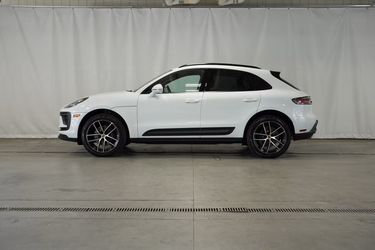 2025 Porsche Macan Base - Photo 12