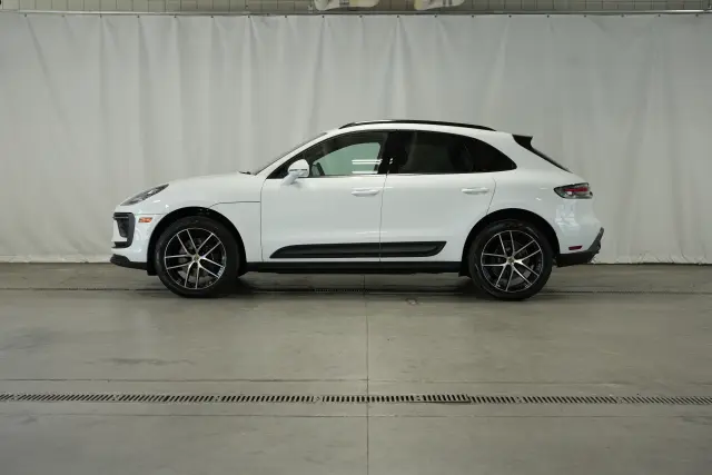 2025 Porsche Macan Base - Photo 14