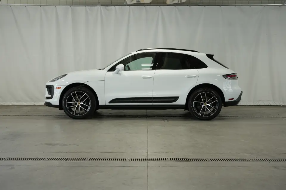 2025 Porsche Macan Base - Photo 15