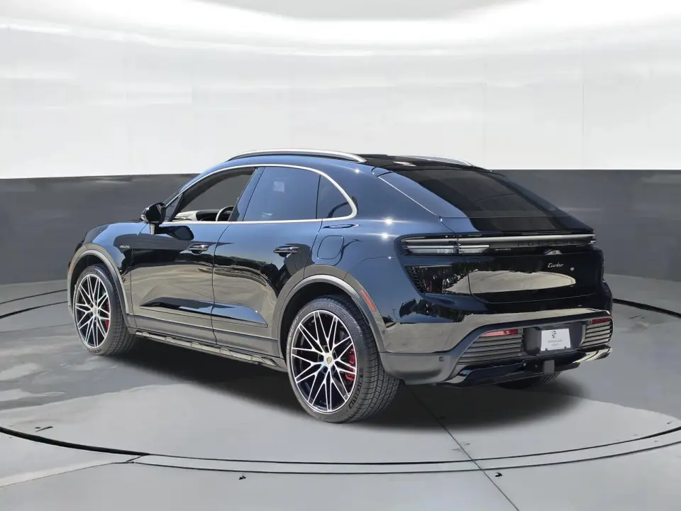 2025 Porsche Macan Turbo Electric - Photo 23