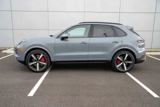 2026 Porsche Cayenne S - Photo 13