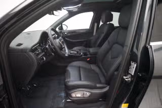 2026 Porsche Macan T - Photo 25