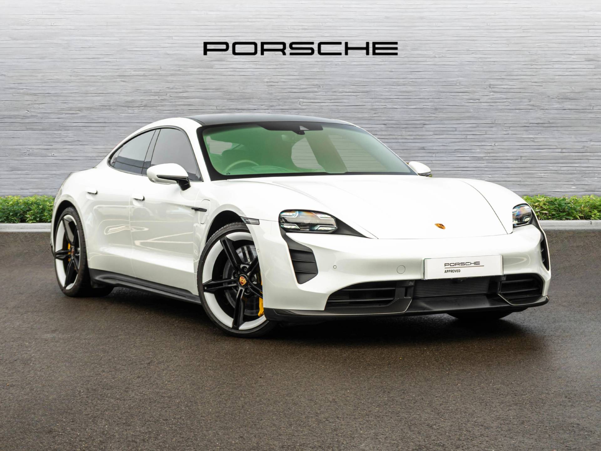 Taycan Turbo S, photo 1 of 59