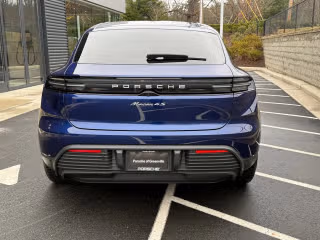2025 Porsche Macan Macan 4S Electric's photo