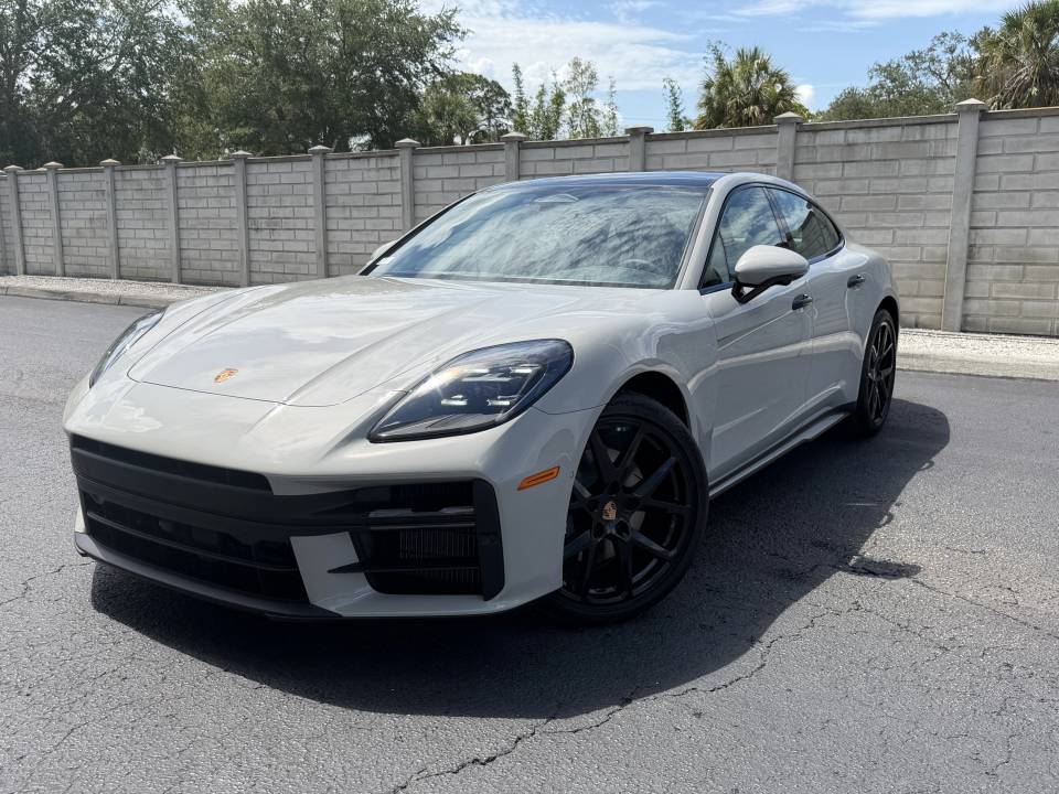 2026 Porsche Panamera