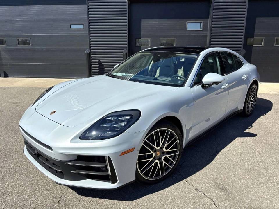 2025 Porsche Panamera Base