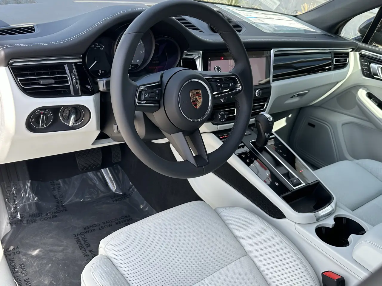 2026 Porsche Macan S - Photo 32