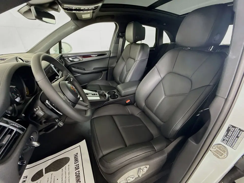 2026 Porsche Macan T - Photo 39