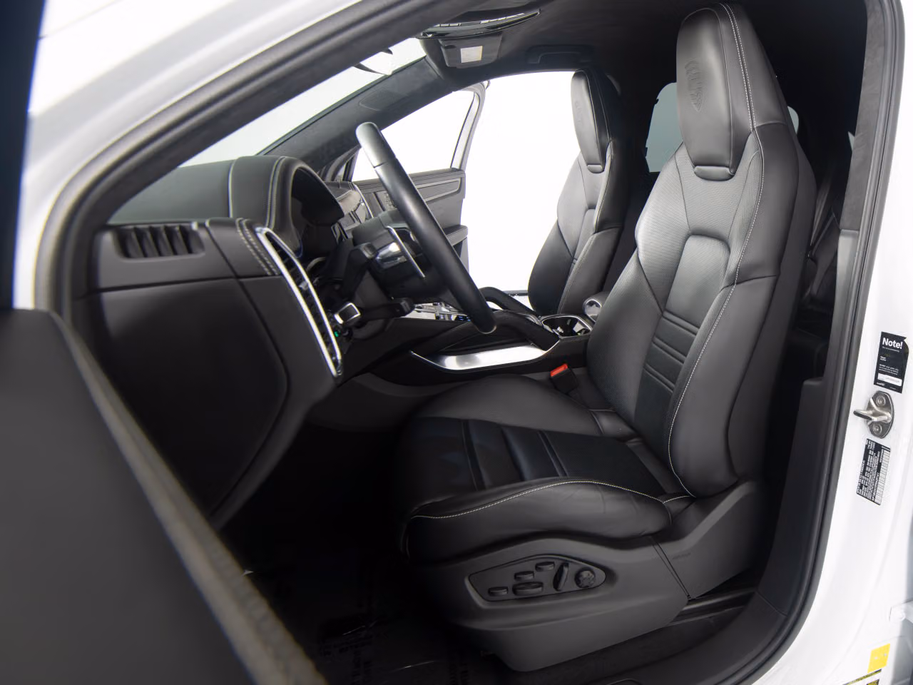 2023 Porsche Cayenne Coupe Turbo GT - Photo 36