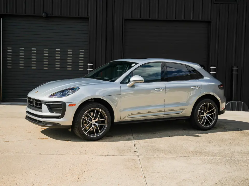 2026 Porsche Macan - Photo 7