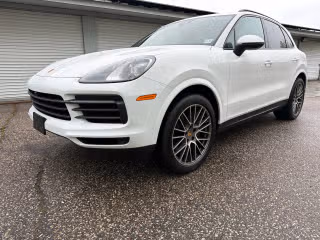 2023 Porsche Cayenne Platinum Edition's photo