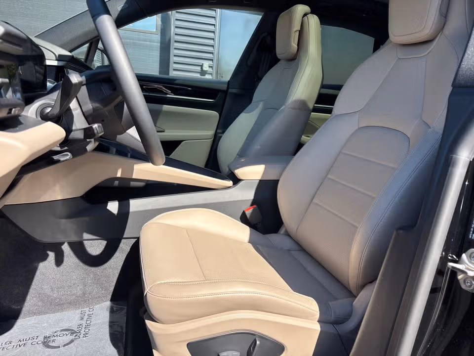 2025 Porsche Macan Base - Photo 11