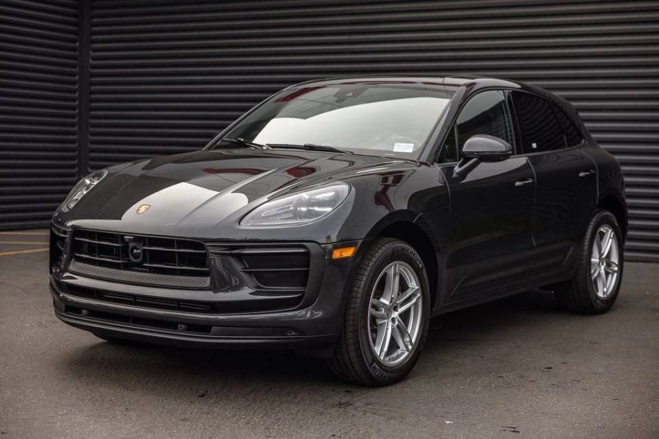 2025 Porsche Macan T