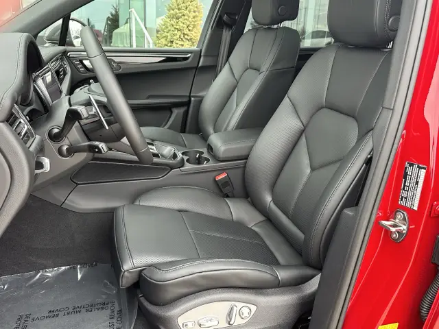 2026 Porsche Macan T - Photo 38