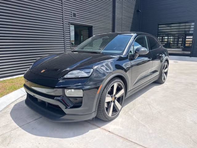 Used 2025 Porsche Macan Base with VIN WP1AD2XA1SL076178 for sale in Metairie, LA