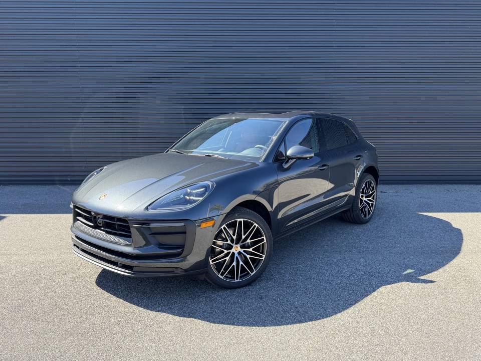 2026 Porsche Macan Base