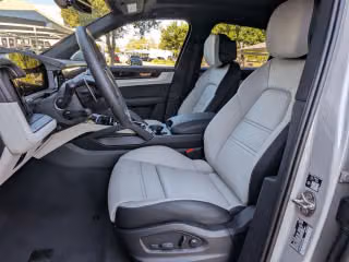 2026 Porsche Cayenne S E-Hybrid - Photo 33