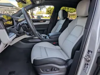 2026 Porsche Cayenne S E-Hybrid - Photo 37