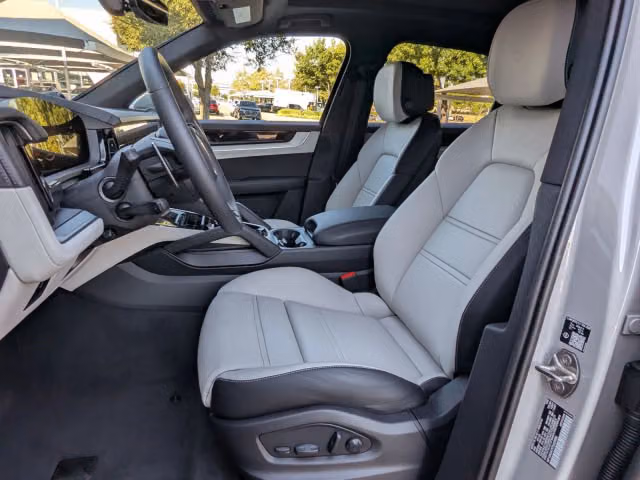 2026 Porsche Cayenne S E-Hybrid - Photo 34