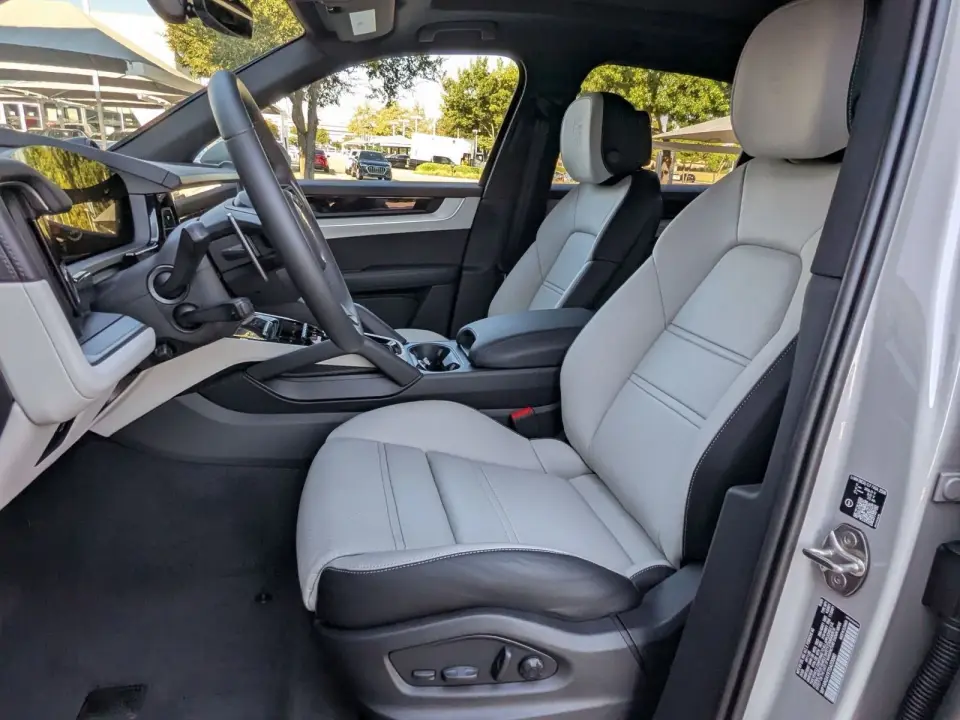 2026 Porsche Cayenne S E-Hybrid - Photo 39