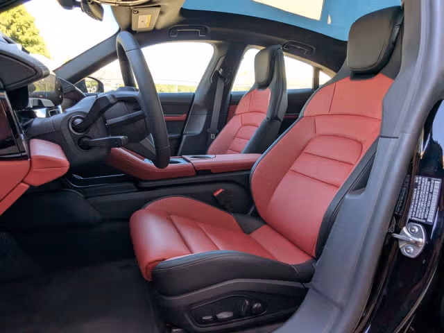 2025 Porsche Taycan Base - Photo 34