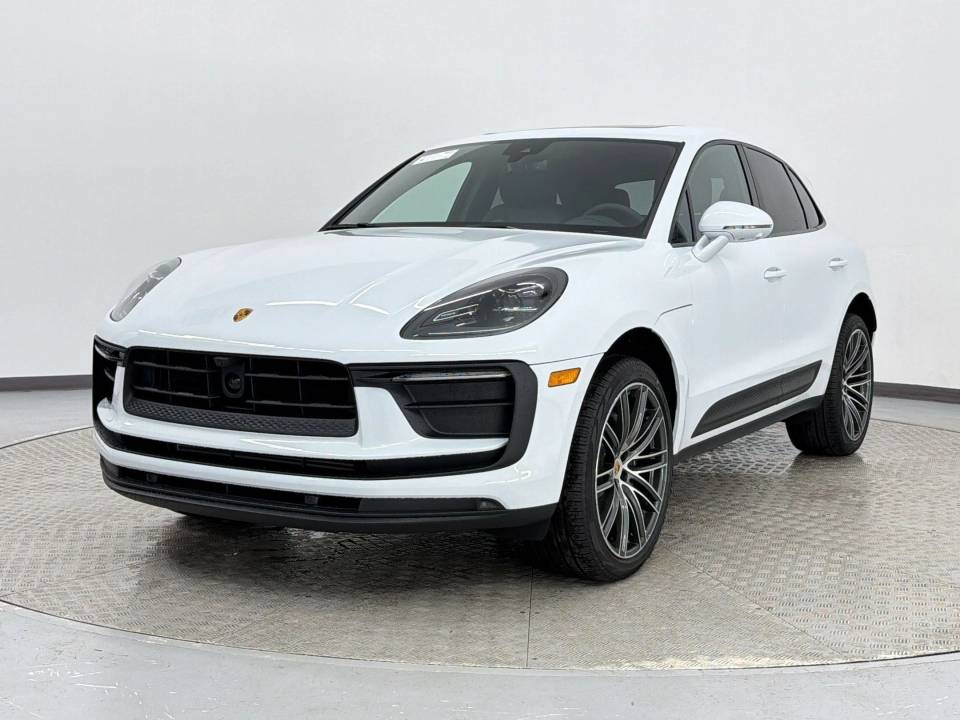 2026 Porsche Macan Base