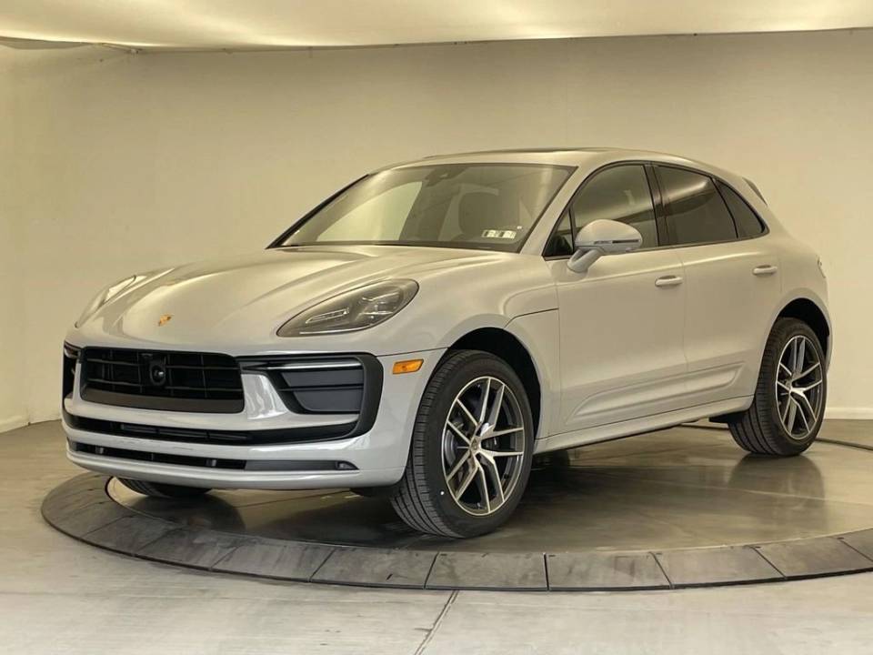 2026 Porsche Macan Base