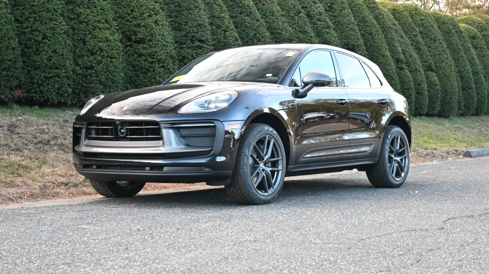 2026 Porsche Macan T - Photo 7